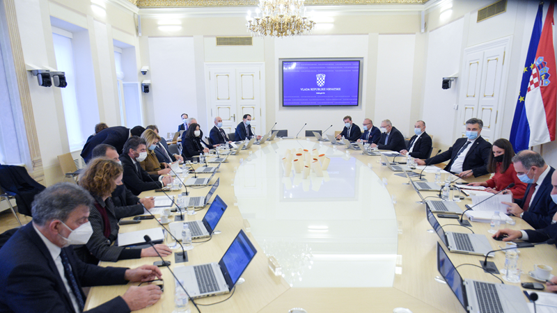 Vlada prihvatila 9 amandmana na proračun, ukinuta Uredba o utvrđivanju najviših maloprodajnih cijena naftnih derivata